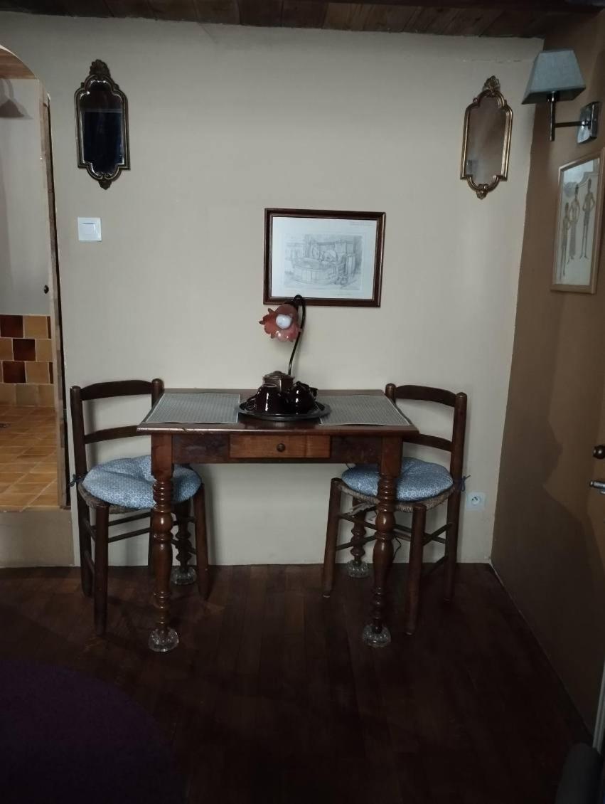 Bed and Breakfast A L'Etape Des Randonneurs (Adults Only) Saignon Exterior foto